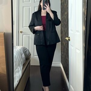 New, chic Anne Klein black blazer, XL size, with tags.